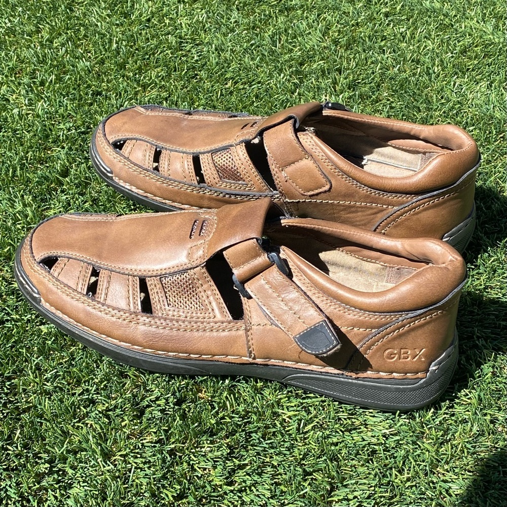 GBX Downtown Shoes Mens Size 10 Wally Fisherman Closed Toe Sandals Memory Foam